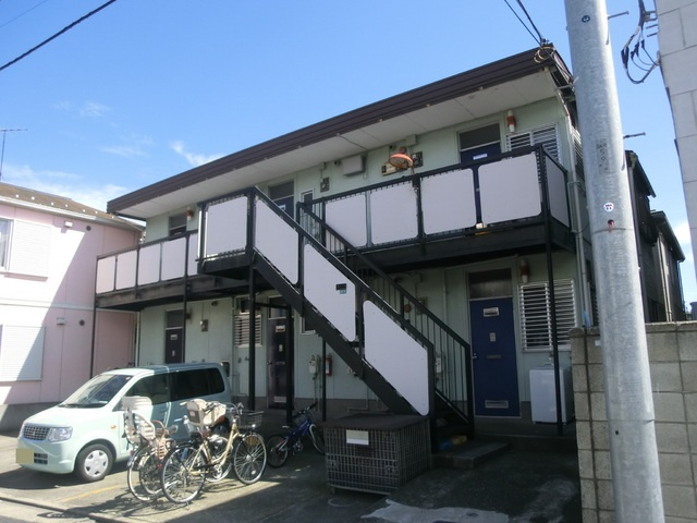 光ハイツの外観|閑静な住宅地にあるアパートです。