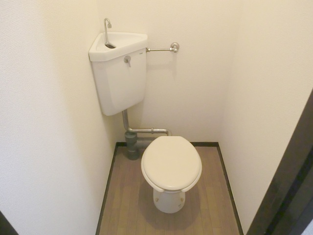 光ハイツのトイレ|洋式トイレです。
