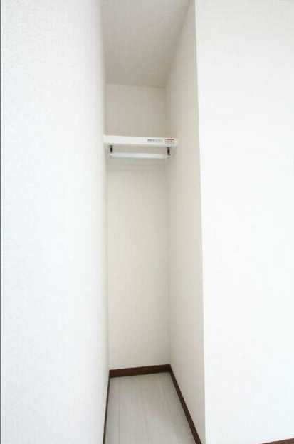 ファーストインプレス　ネット無料　駅近　オートロックの収納