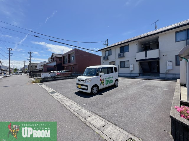 グリーンエクセルの駐車場