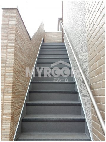 Grandeur新中野（グランドゥール新中野）のその他共用部分|階段☆