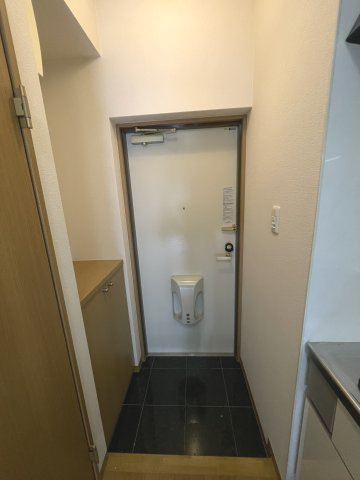 毎日通る玄関はこちらです