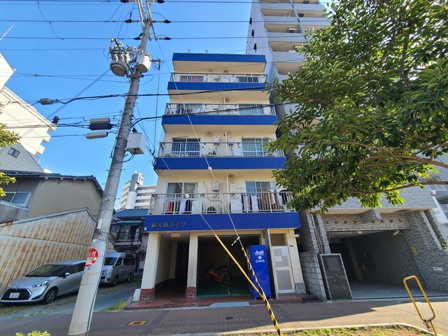 ツートンカラーの外観です