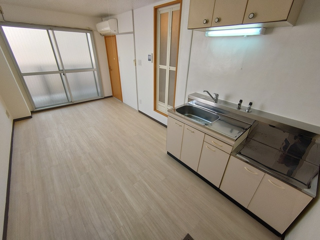 光の差し込む明るいお部屋です。