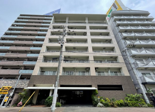 茶色で統一された、おしゃれな外観です