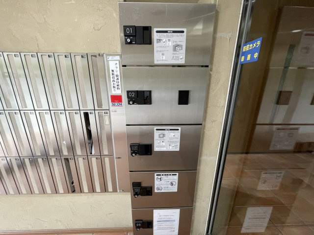 オートロック付きです。不在時でも荷物を受け取れます