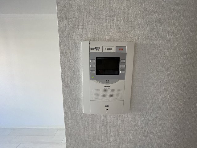 モニター付きインターホンで安心です。