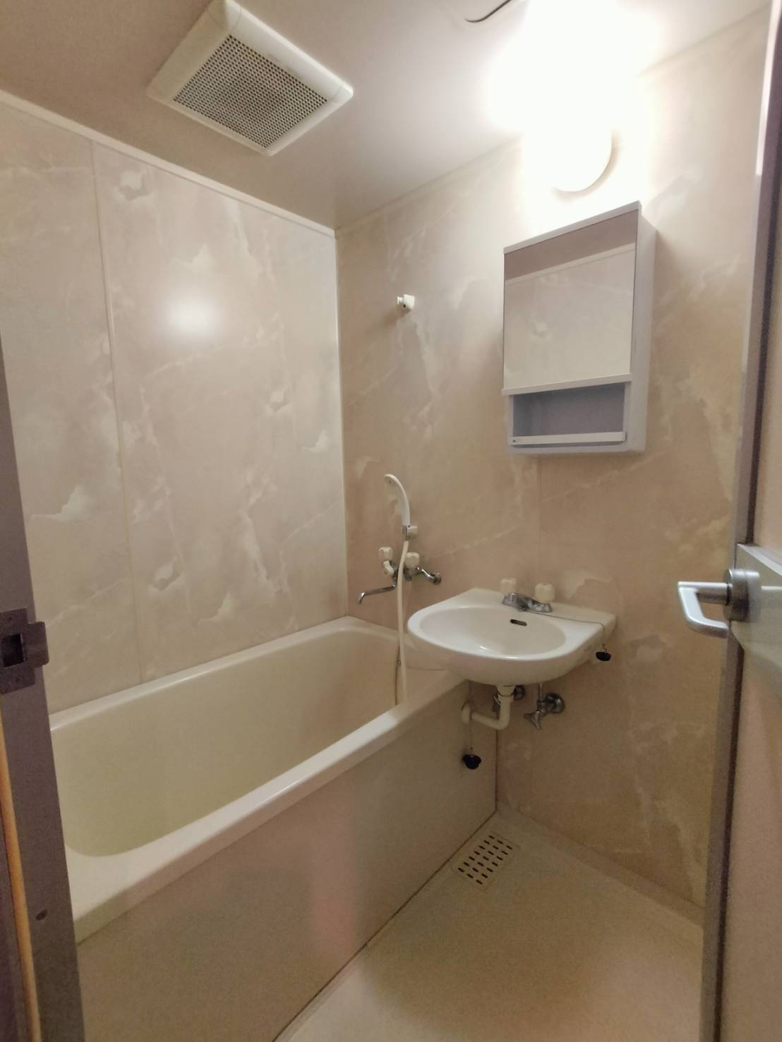 ライオンズマンション三宮第2の浴室