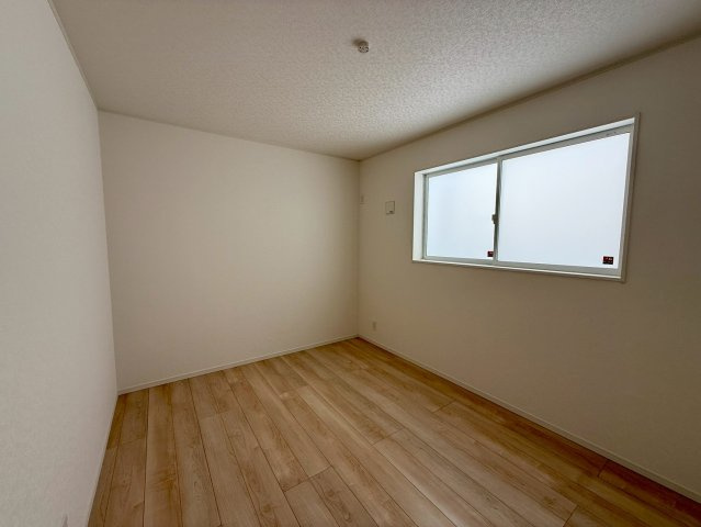 クレイドルガーデン南城市玉城前川 第3・５号棟の洋室|２階洋室６帖②