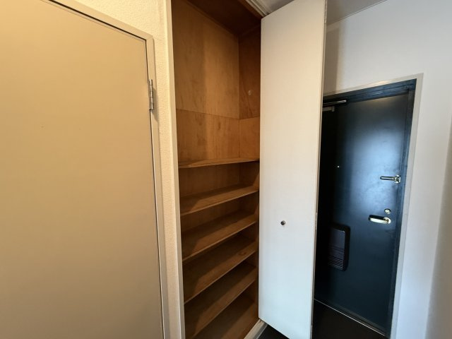 セレコート箕面の玄関