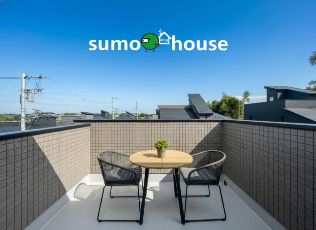 デザイナーズ新築分譲住宅！全23棟　泉区新橋町のバルコニー|本画像はAIがCGで家具作成しており、実際の現地に家具は設置されておりません。また、販売価格に家具等は含まれておりません。