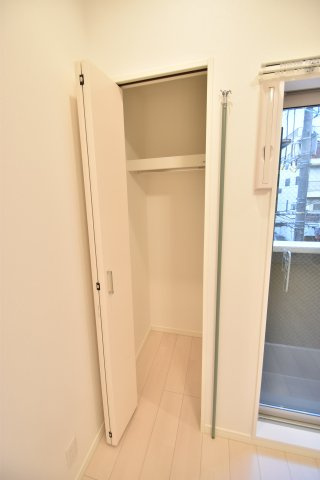 大阪市城東区鴫野西２丁目のアパートの収納