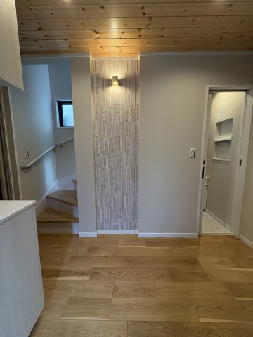 SKY LIVING HOUSE― 湘南の風薫る旧別荘地で、陽だまりと暮らす ―の玄関