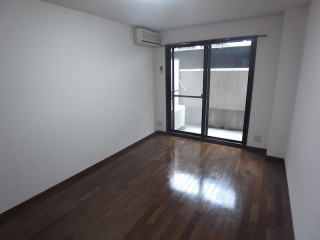 グランツ岡本の居間・リビング