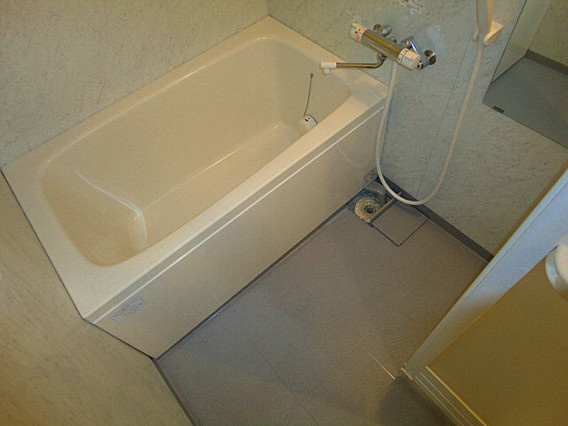 レジディア三宮東の浴室