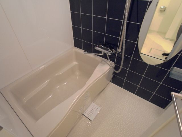 レジディア神戸磯上の浴室