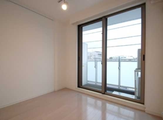 KDXレジデンス三宿　ペット相談可　独立洗面台　オートロックの居間・リビング