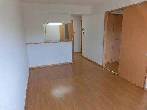 熊本市東区広木町の賃貸マンションの居間・リビング