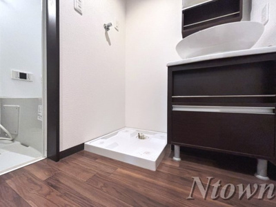 【設備】 | Creo栄生壱番館 | 洗濯機置き場です