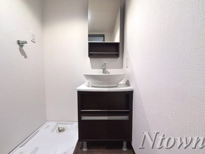 【独立洗面台】 | Creo栄生壱番館 | 朝の支度にも助かる、独立の洗髪洗面化粧台