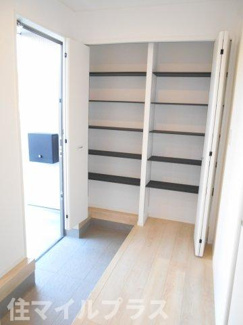 【玄関】 | 郡山市富田町大徳南新築一戸建て8棟 | ゆったりとした玄関です