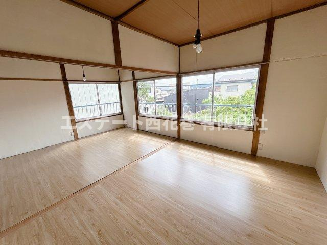 鎌田荘の居間・リビング