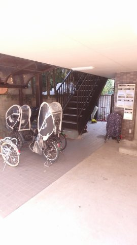 パークサイドハイツ新大塚のエントランス