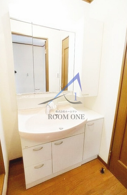 上野毛１１３７ビルの洗面所|洗面台です。