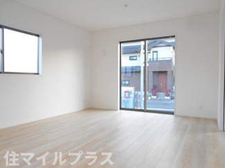 【居間・リビング】 | 郡山市富田町大徳南新築一戸建て8棟 | こちらの居間で趣味の時間をお楽しみください