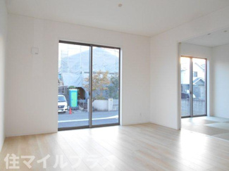 【居間・リビング】 | 郡山市富田町大徳南新築一戸建て8棟 | ゆったり過ごせる居間です