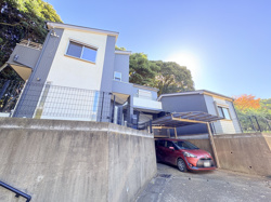 ～ゆとりのある敷地と自然溢れるお家～　高円坊中古戸建ての画像