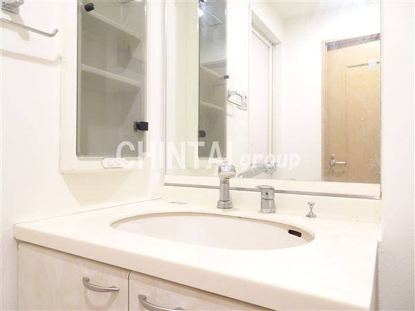 ドゥーエ幡ヶ谷の洗面所