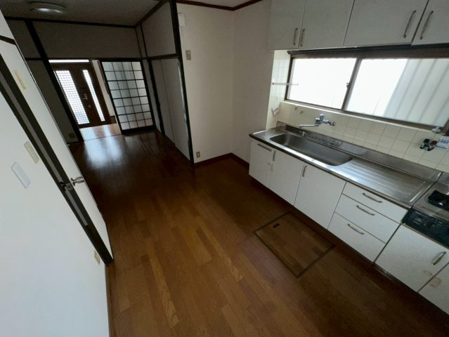 岩屋北町1丁目貸戸建の内装