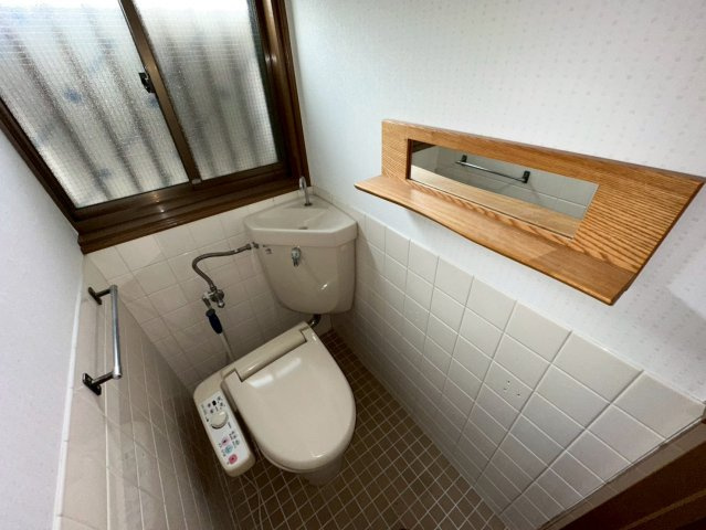 岩屋北町1丁目貸戸建のトイレ