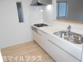 【キッチン】 | 郡山市富田町大徳南新築一戸建て8棟 | コンパクトなキッチンで掃除もラクラク
