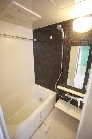 エクセレント　1の浴室