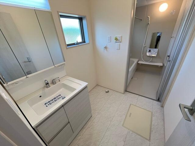 リーブルガーデン第１下野石橋　新築一戸建ての独立洗面台