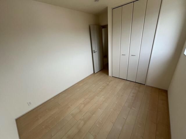 リーブルガーデン第１下野石橋　新築一戸建ての洋室