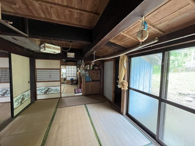 串間市大字都井　築約100年の古民家の和室