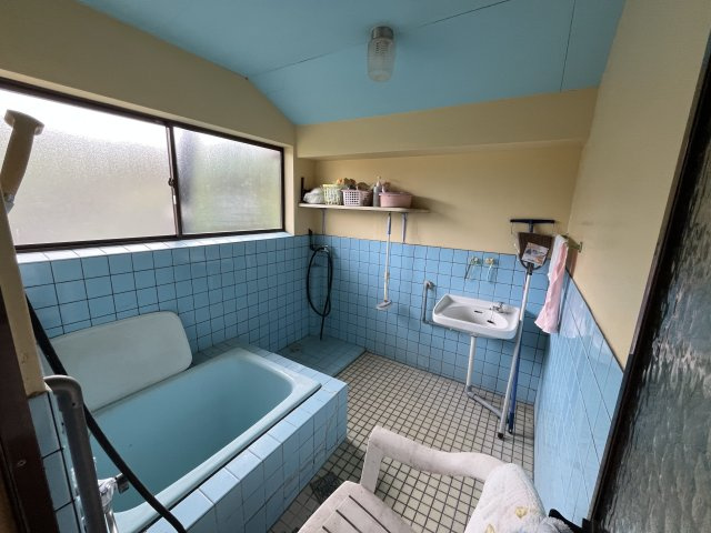 串間市大字都井　築約100年の古民家の浴室