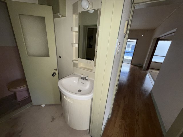 テネメント西田の独立洗面台