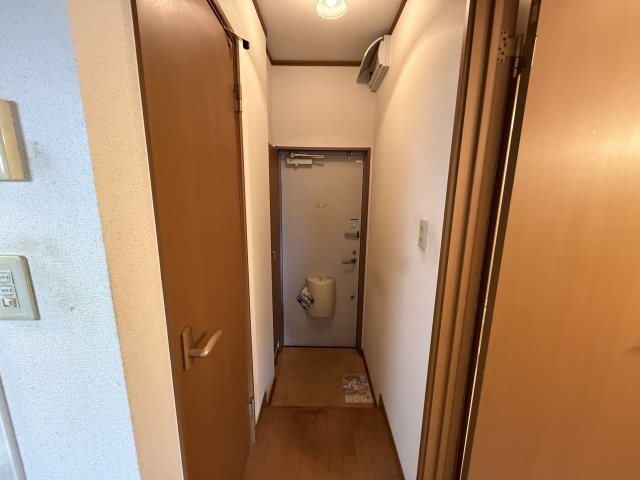 プレミール新稲の玄関