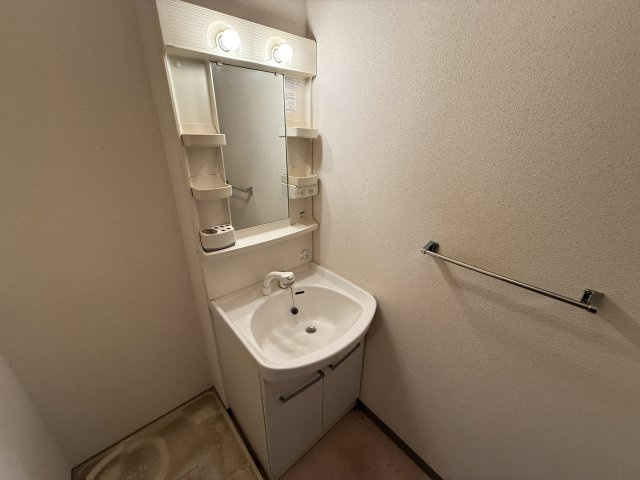 プレミール新稲の独立洗面台