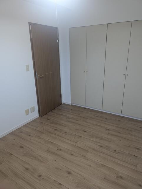 ガーデンコート簗瀬の洋室