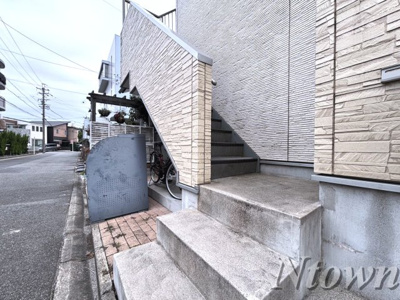 【エントランス】 | Ampio八田 | エントランスです