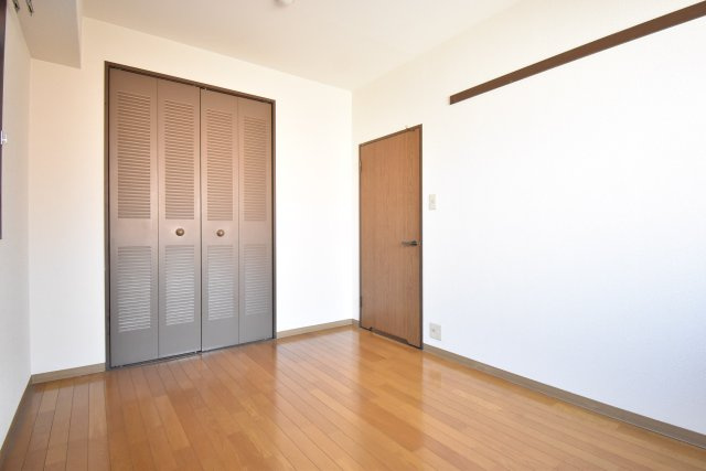 フレアコート野口の洋室