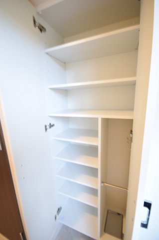 ララプレイス大阪福島ミラの収納