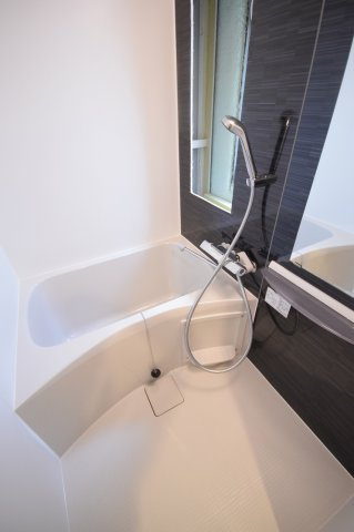ララプレイス大阪福島ミラの浴室