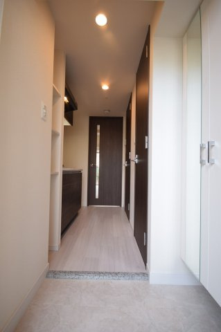 ララプレイス大阪福島ミラの玄関