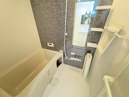 呉市天応大浜２丁目のアパートの浴室